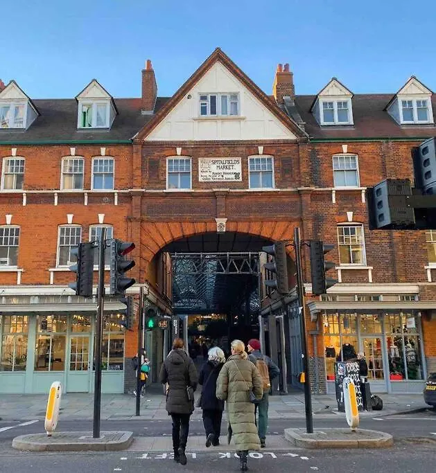 Modern Chic Flat In Shoreditch London