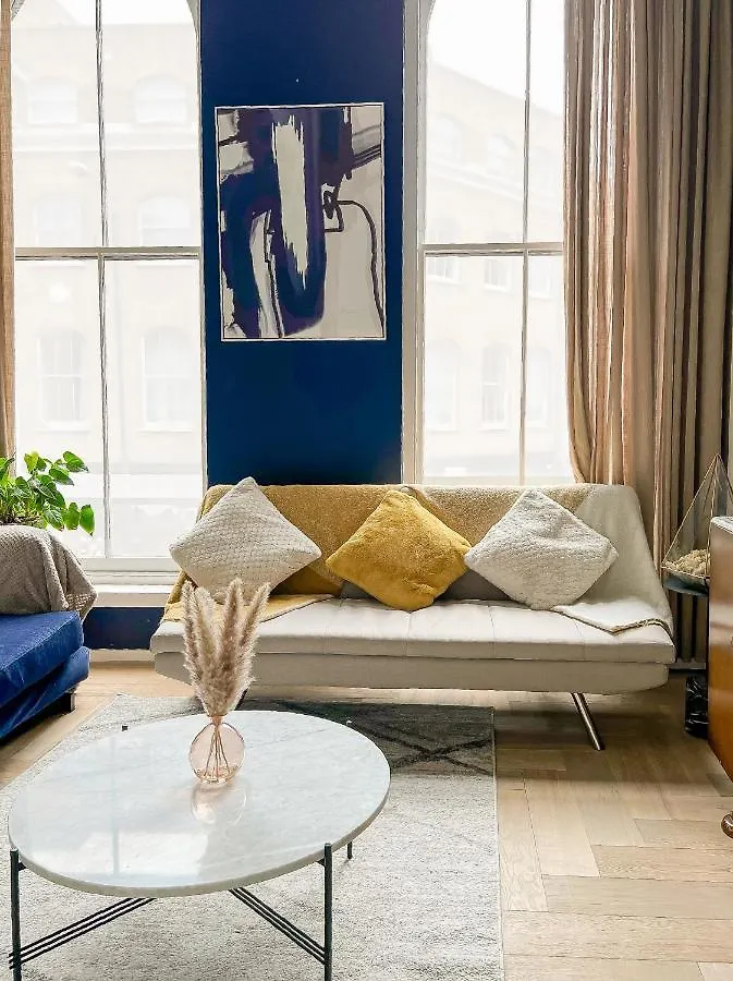 Modern Chic Flat In Shoreditch London 0*,