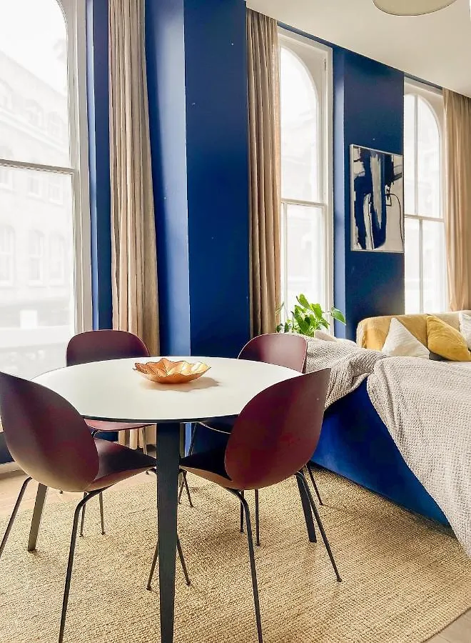 Modern Chic Flat In Shoreditch London
