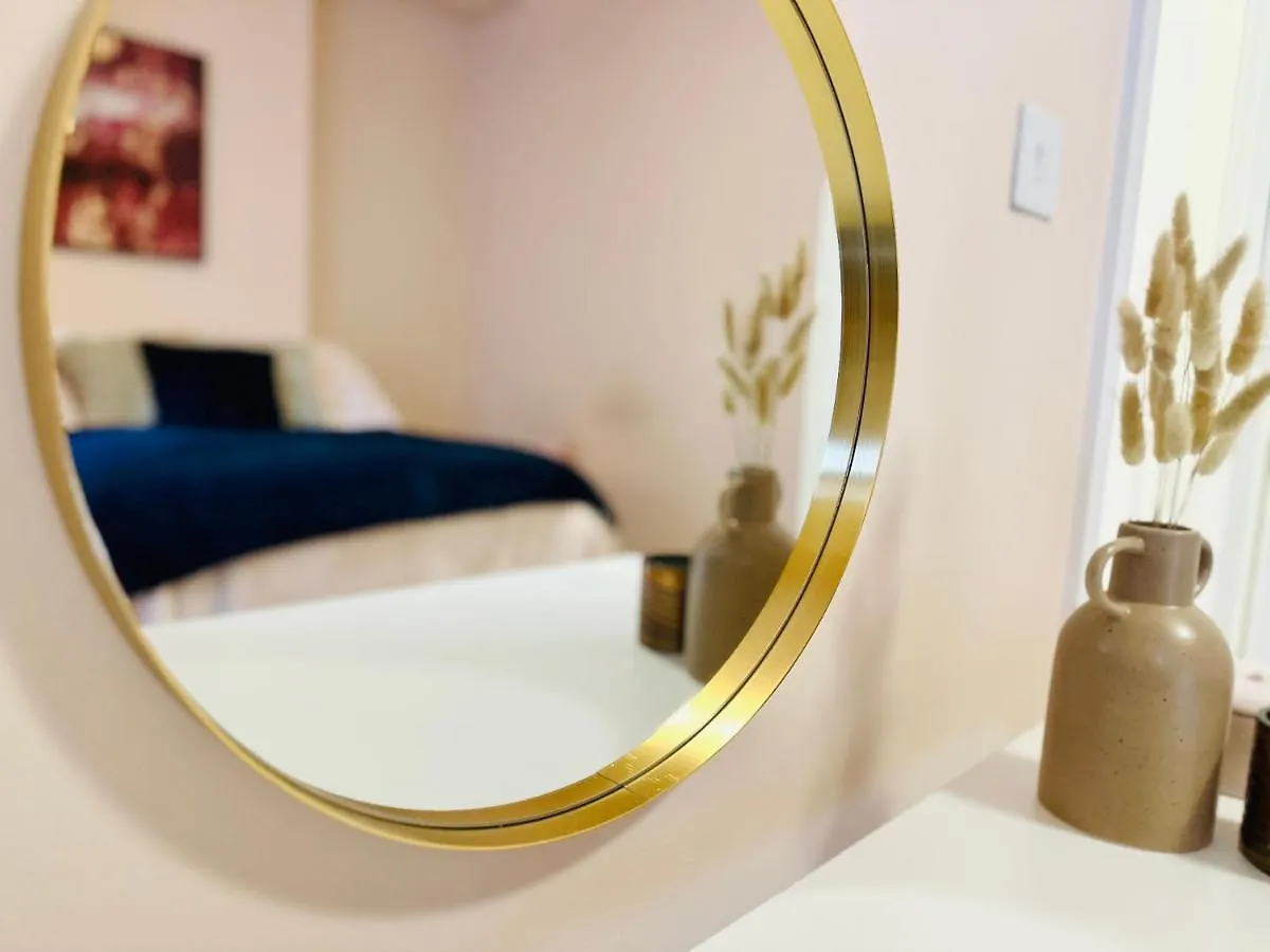 Modern Chic Flat In Shoreditch London